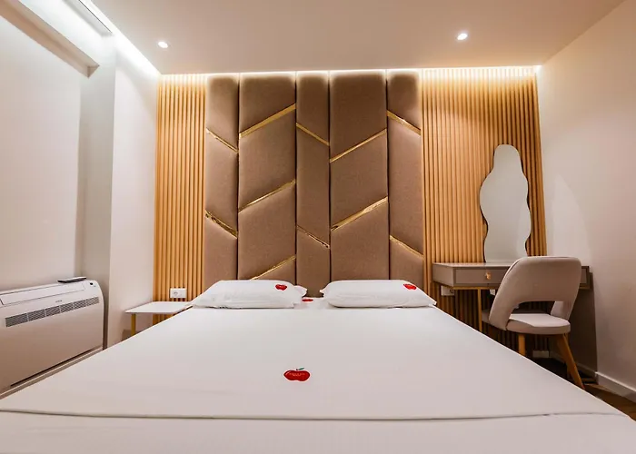 Adam & Eve Apartman *