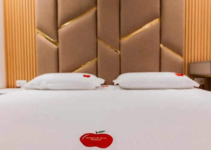 Adam & Eve Apartman *