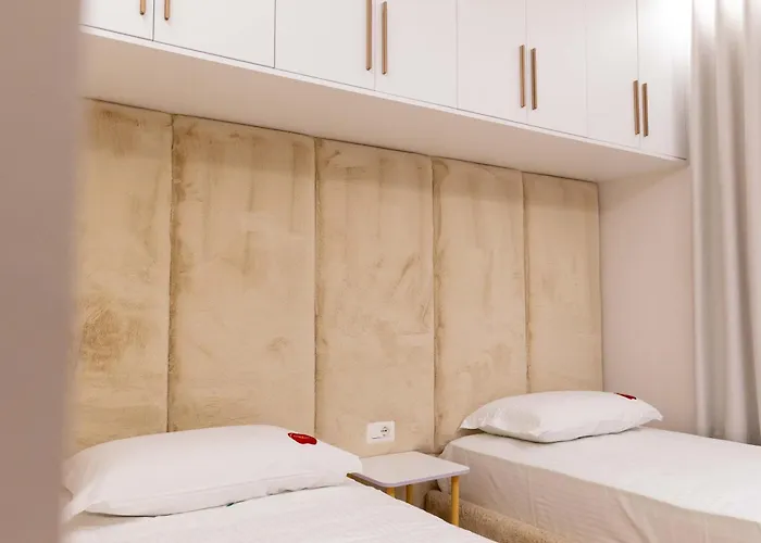 Adam & Eve Apartman *