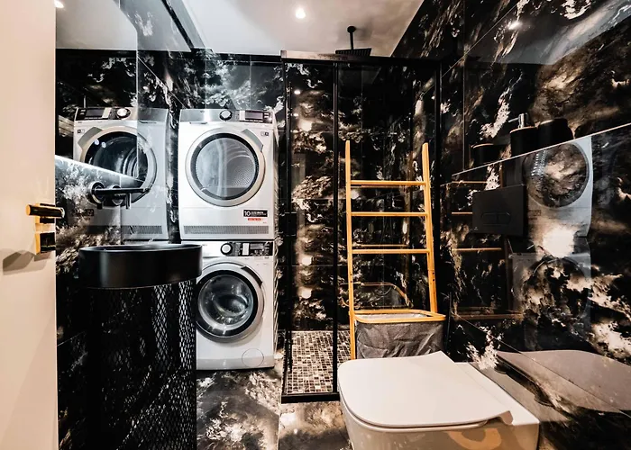 Adam & Eve Apartman *